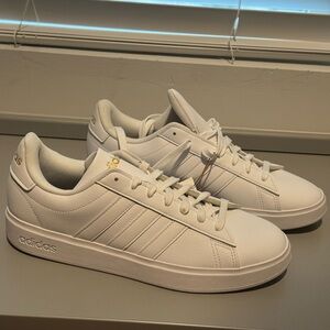 Adidas Cloudfoam White and Gold Sneakers women’s size 9.5